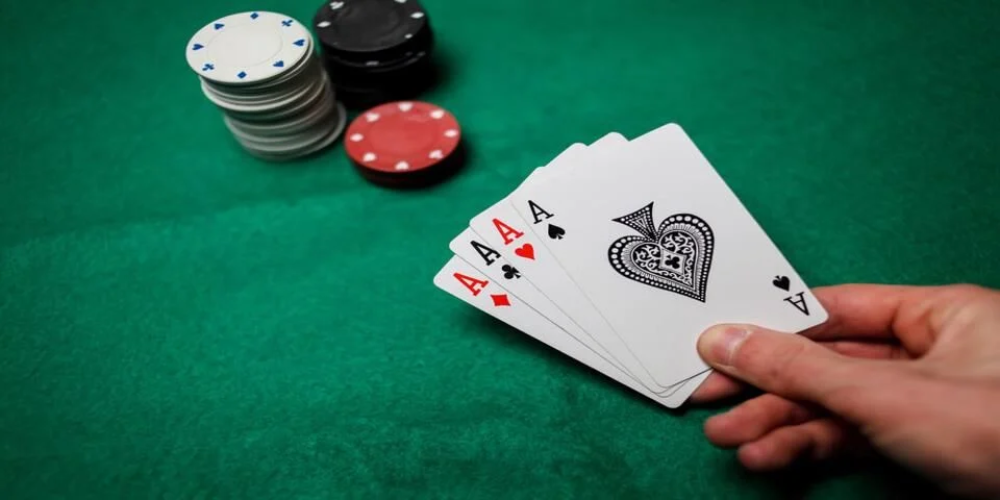 Empat Kartu Poker